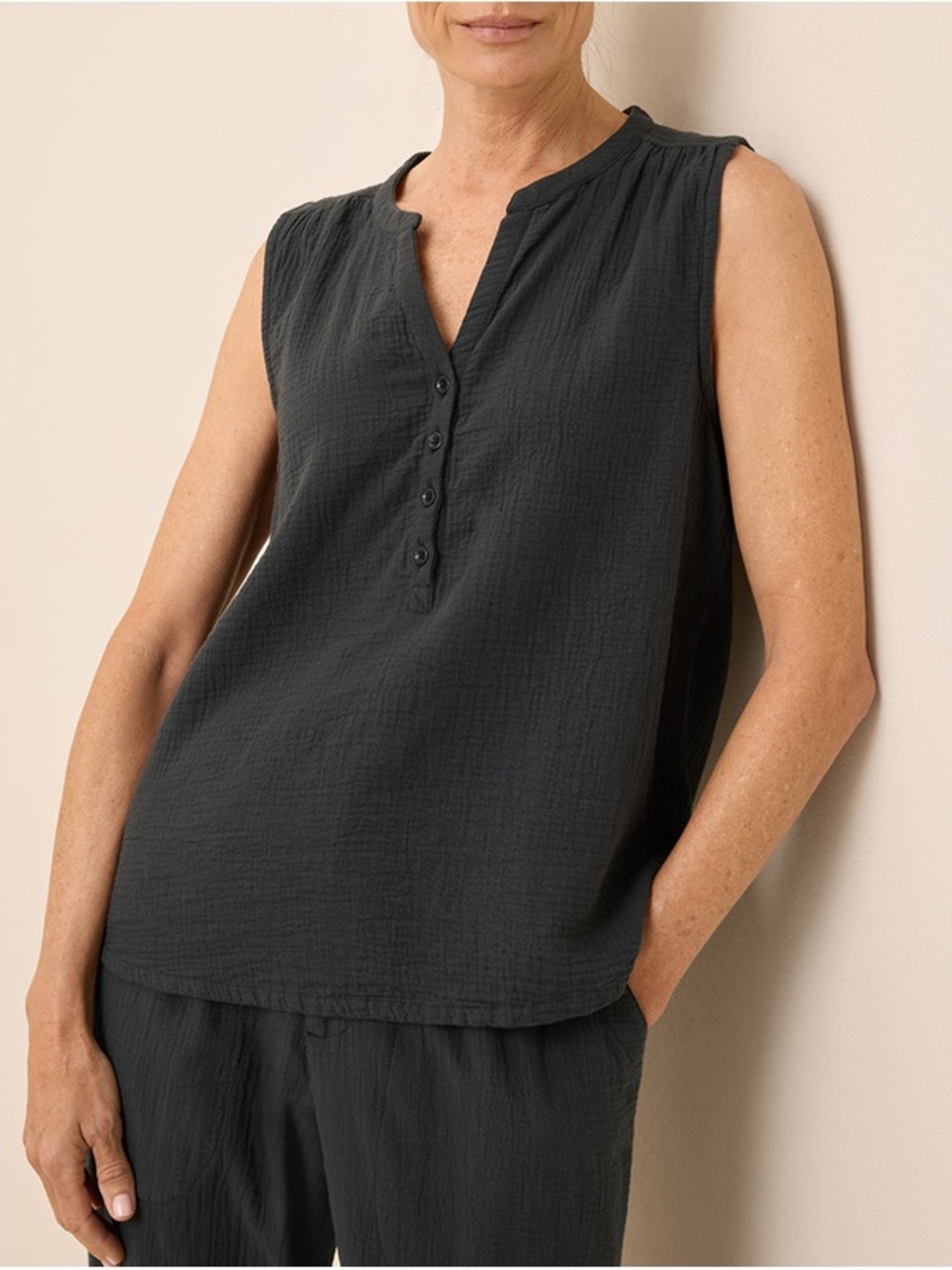 Pact Organic Coastal Double Gauze Henley Tank Black Medium